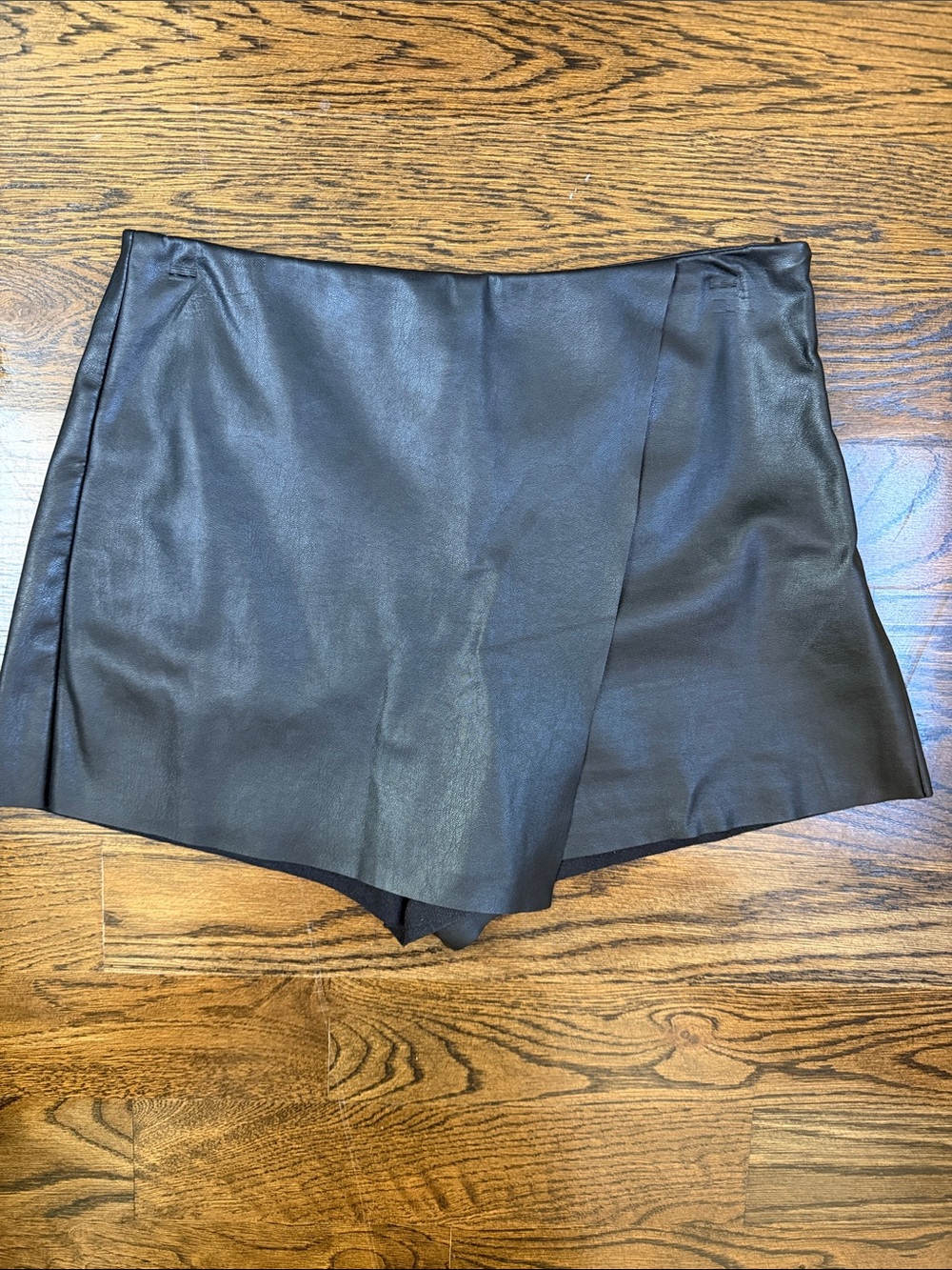 Vestique Vegan Leather Skort Size Medium